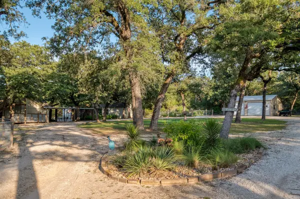 1474 County Road B, Lexington, TX 78947