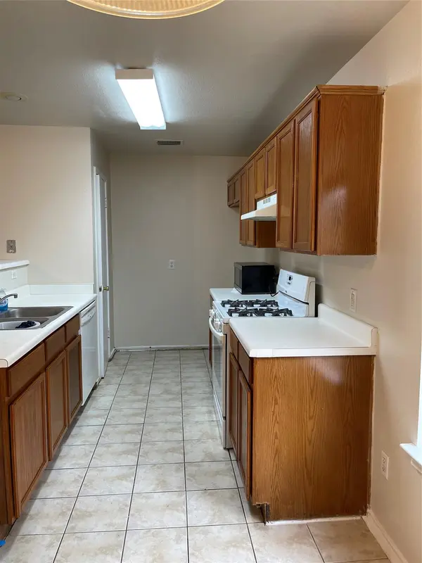 1013 Christopher ST #A, Round Rock, TX 78681