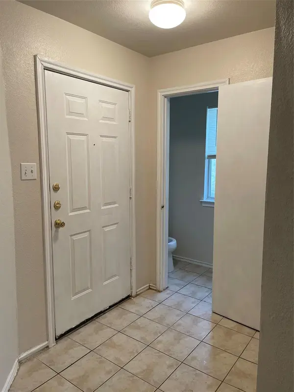 1013 Christopher ST #A, Round Rock, TX 78681