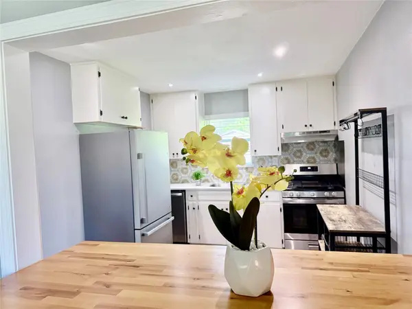 10700 Plains TRL, Austin, TX 78758