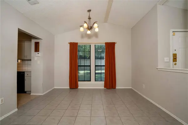 1202 Thorpe LN #315, San Marcos, TX 78666