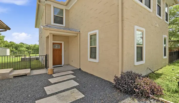 330 Howard LN, Buda, TX 78610