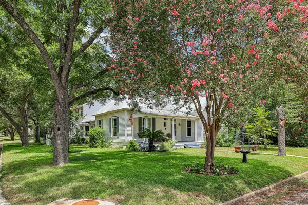601 Garwood ST, Smithville, TX 78957
