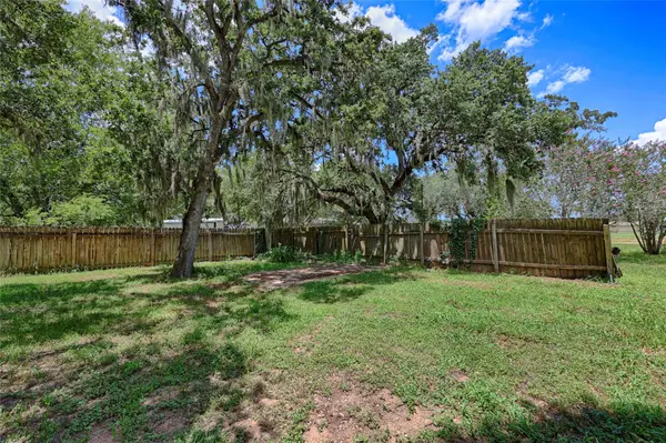 5810 Avenue E, Sheridan, TX 77475