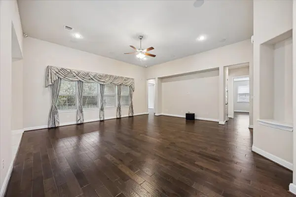 365 Arapaho DR, Kyle, TX 78640