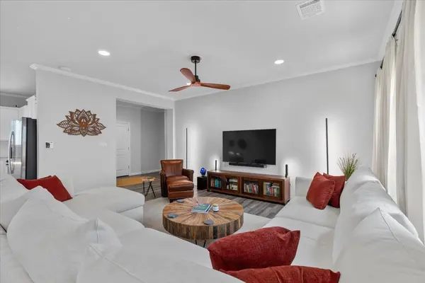 242 Trailside LN, Bastrop, TX 78602