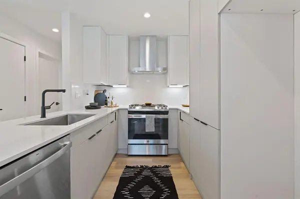 1900 Albury CV #D, Austin, TX 78758