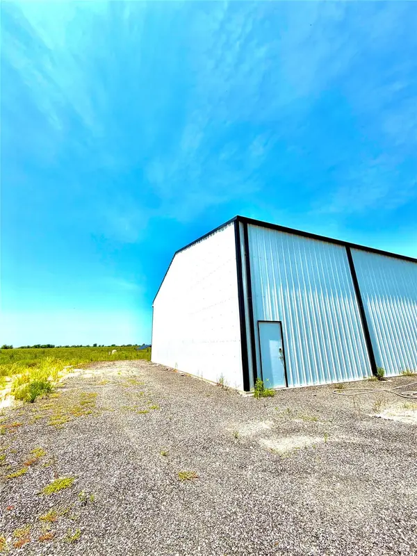 1178 Beal RD, Eagle Lake, TX 77434