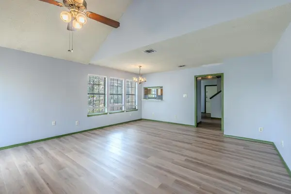 2000 Kenneth Ave #B, Austin, TX 78741