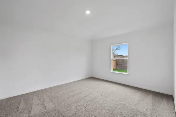 108 Captain Dooley LN, Jarrell, TX 76537