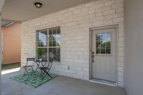 200 Sandstone DR #E/F, Jarrell, TX 76537