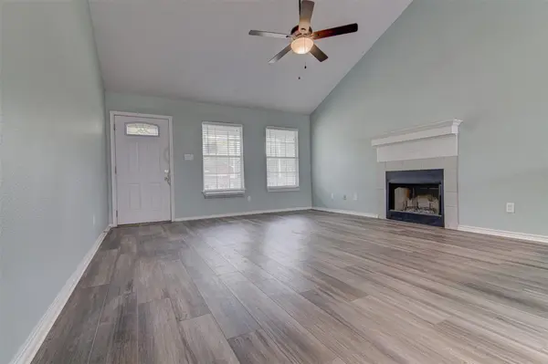 107 W Pauwela LN, Bastrop, TX 78602