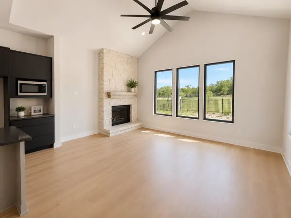 711 N Paleface Ranch RD #4, Spicewood, TX 78669