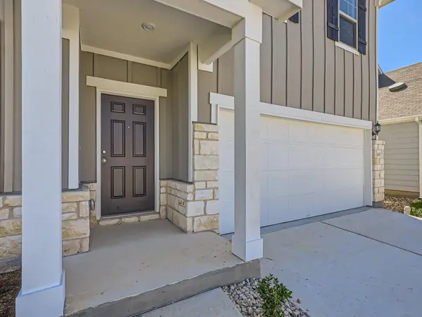 1608 Holly Lake DR, Leander, TX 78641