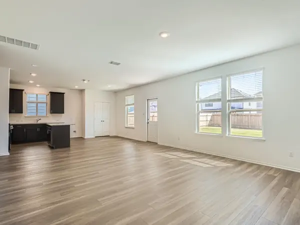 1608 Holly Lake DR, Leander, TX 78641