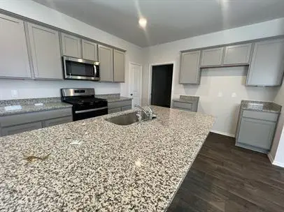 235 Frogmore LOOP, Uhland, TX 78640
