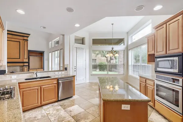 1404 Hidden Glen DR, Round Rock, TX 78681