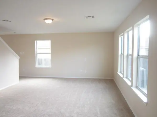 5316 Bahan DR, Del Valle, TX 78617