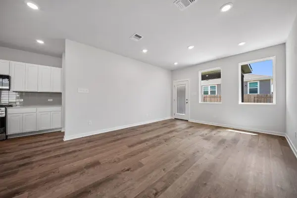 156 Hornet ST, Elgin, TX 78621