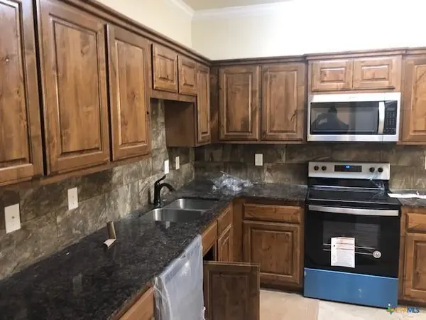 117 Calvin Smith LN, Jarrell, TX 76537