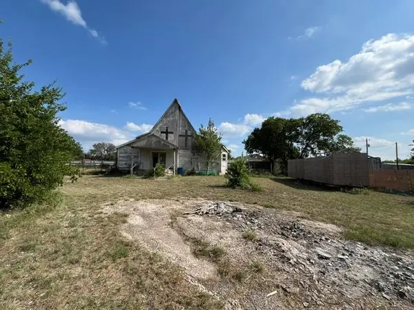 203 W Cherry ST, Lometa, TX 76853
