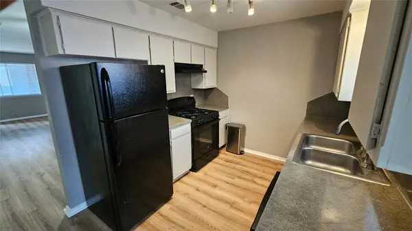 1320 Southport DR #B, Austin, TX 78704