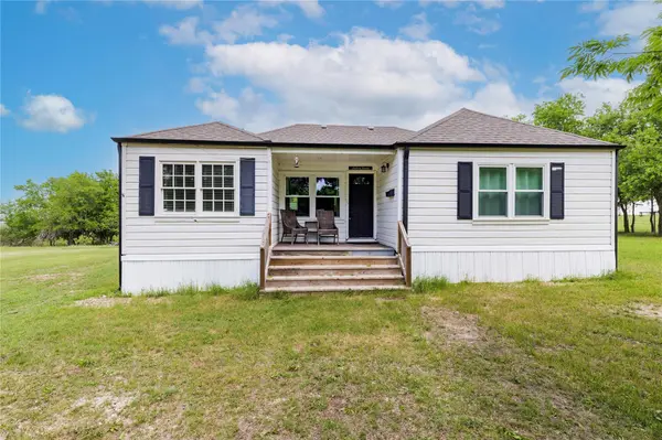 2901 and 2973 S Main ST, Taylor, TX 76574