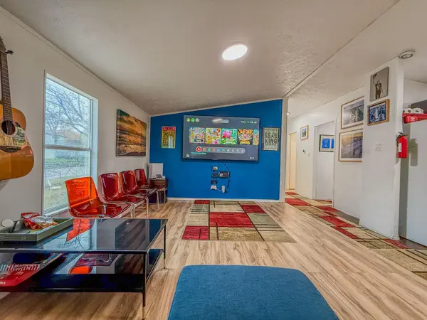 2015 Holly ST, Austin, TX 78702