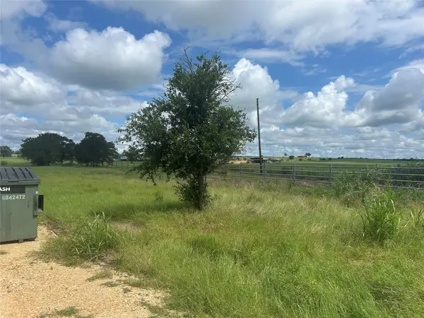 000 Old Potato RD, Paige, TX 78659