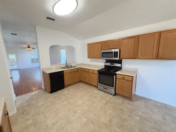 339 Oxford DR, Kyle, TX 78640