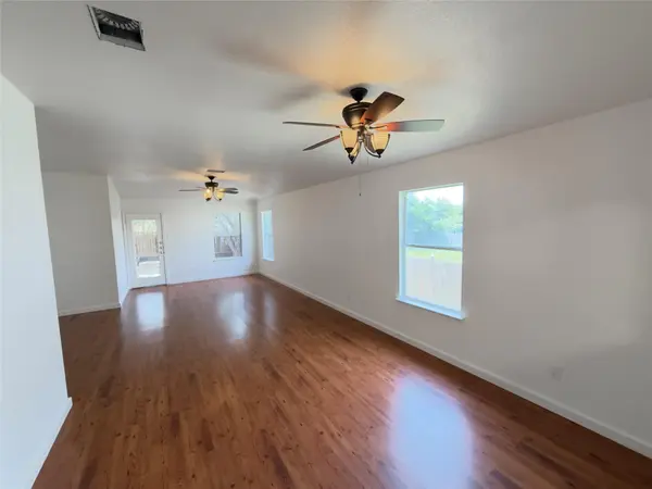 339 Oxford DR, Kyle, TX 78640