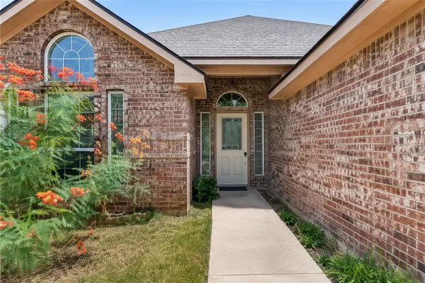 1512 Shadow WALK, Lockhart, TX 78644