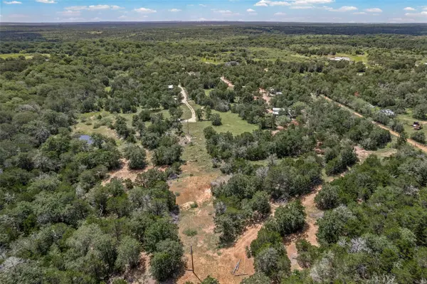 564 Boyd RD, Red Rock, TX 78662