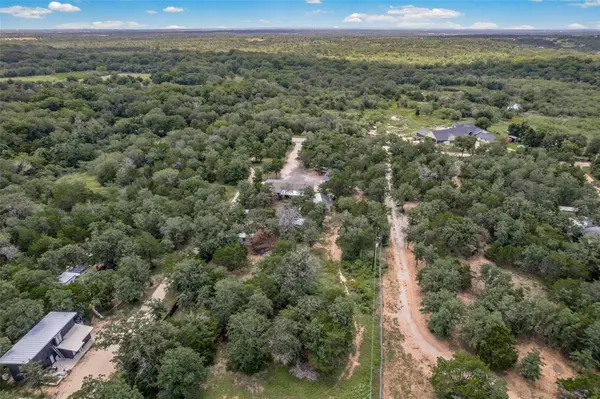564 Boyd RD, Red Rock, TX 78662