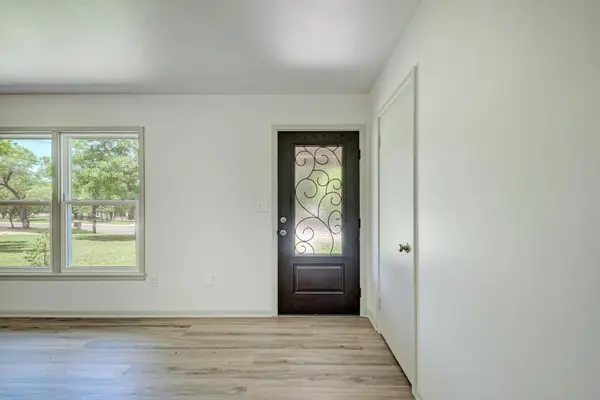 502 W Avenue A, Lampasas, TX 76550