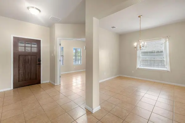 209 Anderson ST, Hutto, TX 78634