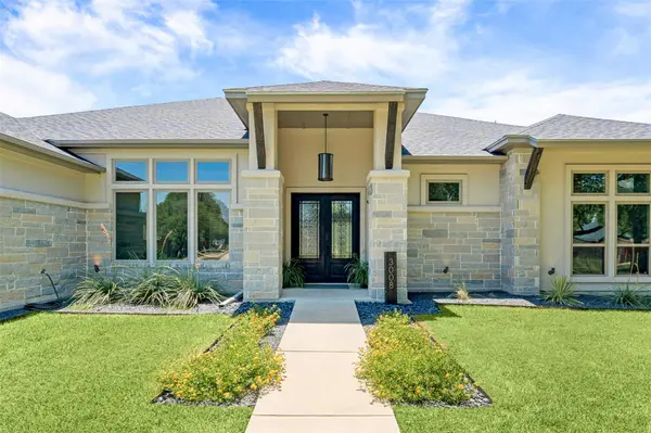 3008 Rolling Meadow DR, Salado, TX 76571
