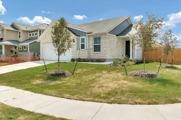 100 Four Star DR, Elgin, TX 78621