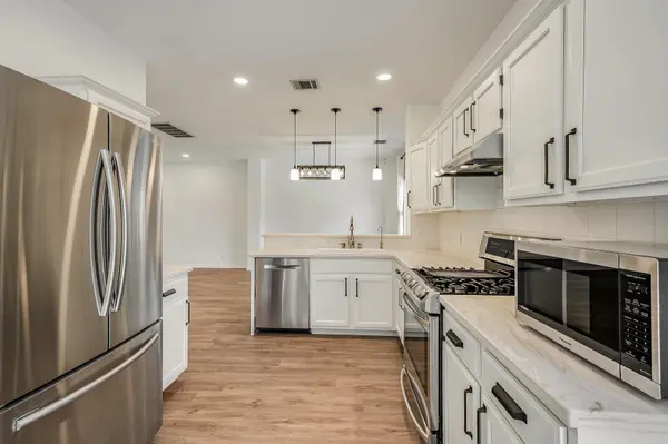 537 Roseberry ST, Buda, TX 78610