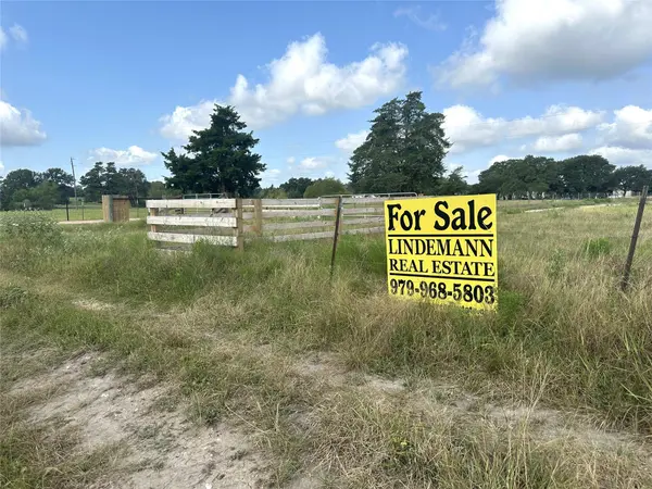 8345 Farm To Market 2145, La Grange, TX 78945