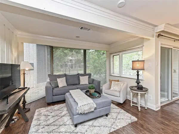 199 World Of Tennis SQ, Lakeway, TX 78738