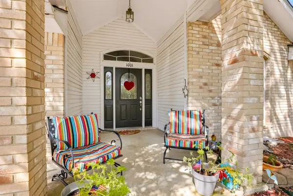 1001 Travis ST, Lockhart, TX 78644