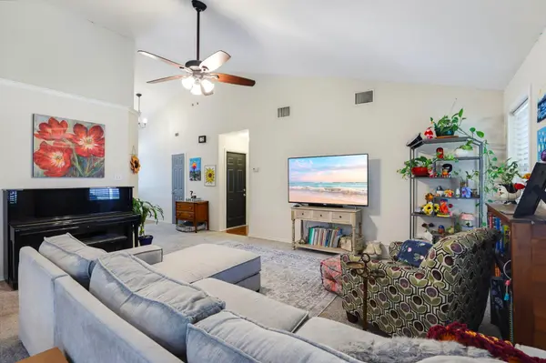 1001 Travis ST, Lockhart, TX 78644