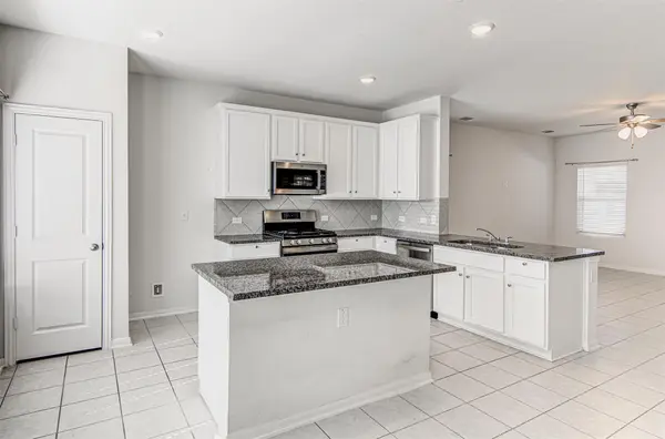 204 Oldbridge DR, Hutto, TX 78634
