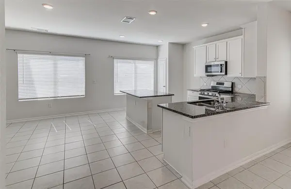 204 Oldbridge DR, Hutto, TX 78634