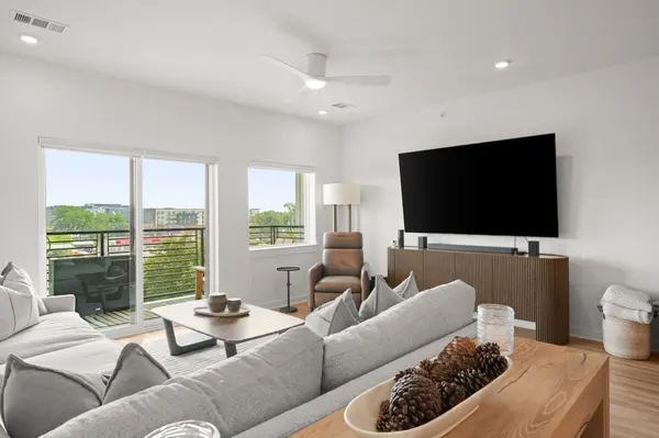 4802 S Congress Ave #524, Austin, TX 78745