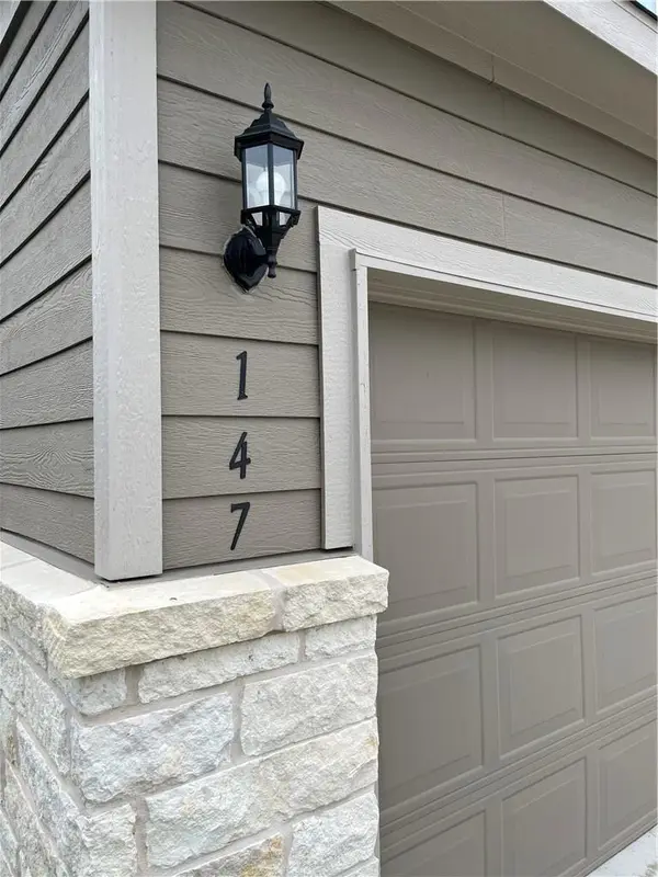 147 Longstraw DR, Buda, TX 78610