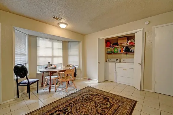 2011 Kirksey DR #A, Austin, TX 78741