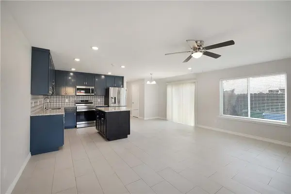 214 Lizzie ST #B, Taylor, TX 76574