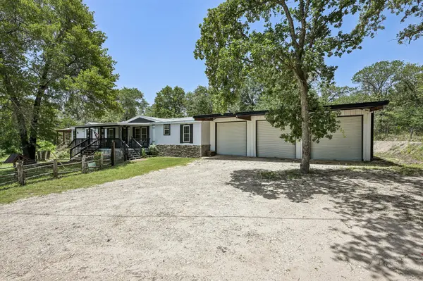 541 Hidden Oaks DR, Elgin, TX 78621
